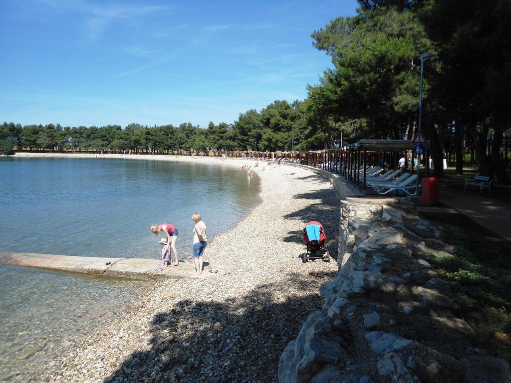 Guest House Gloria Novigrad Istria Exterior foto