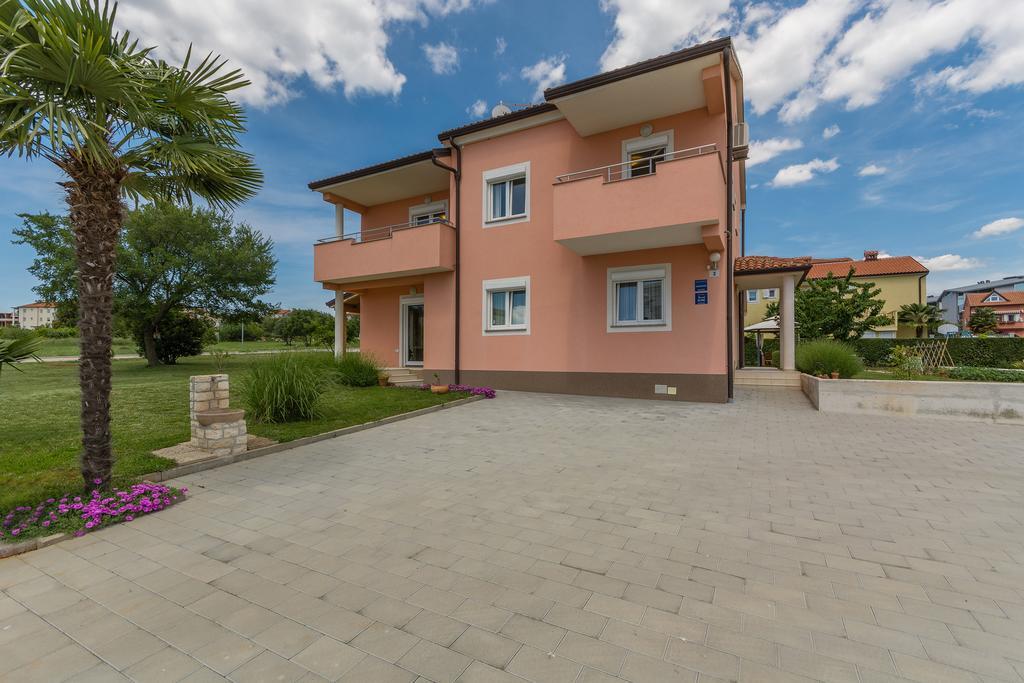 Guest House Gloria Novigrad Istria Exterior foto
